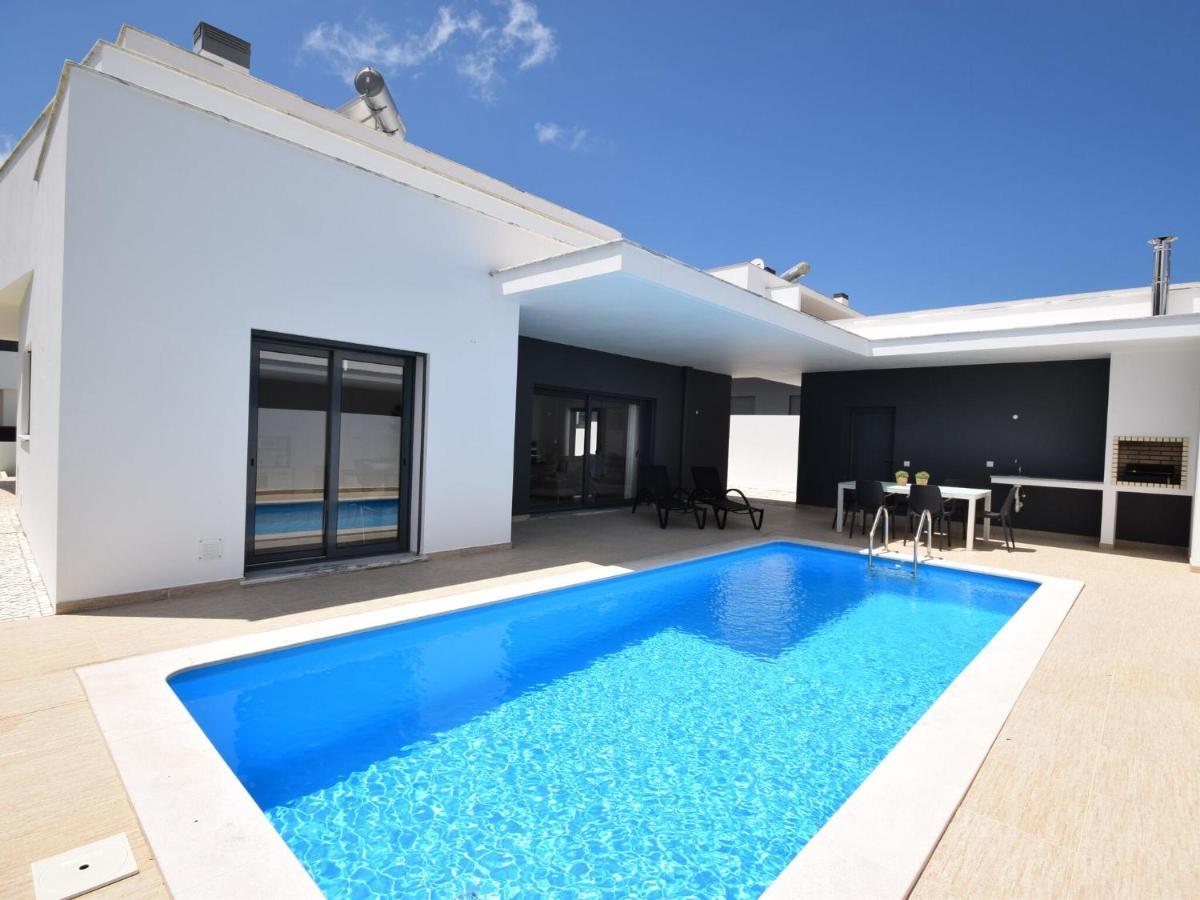 Modern Villa With Private Pool Near The Beautiful Beach Of Foz De Arelho Nadadouro Kamer foto