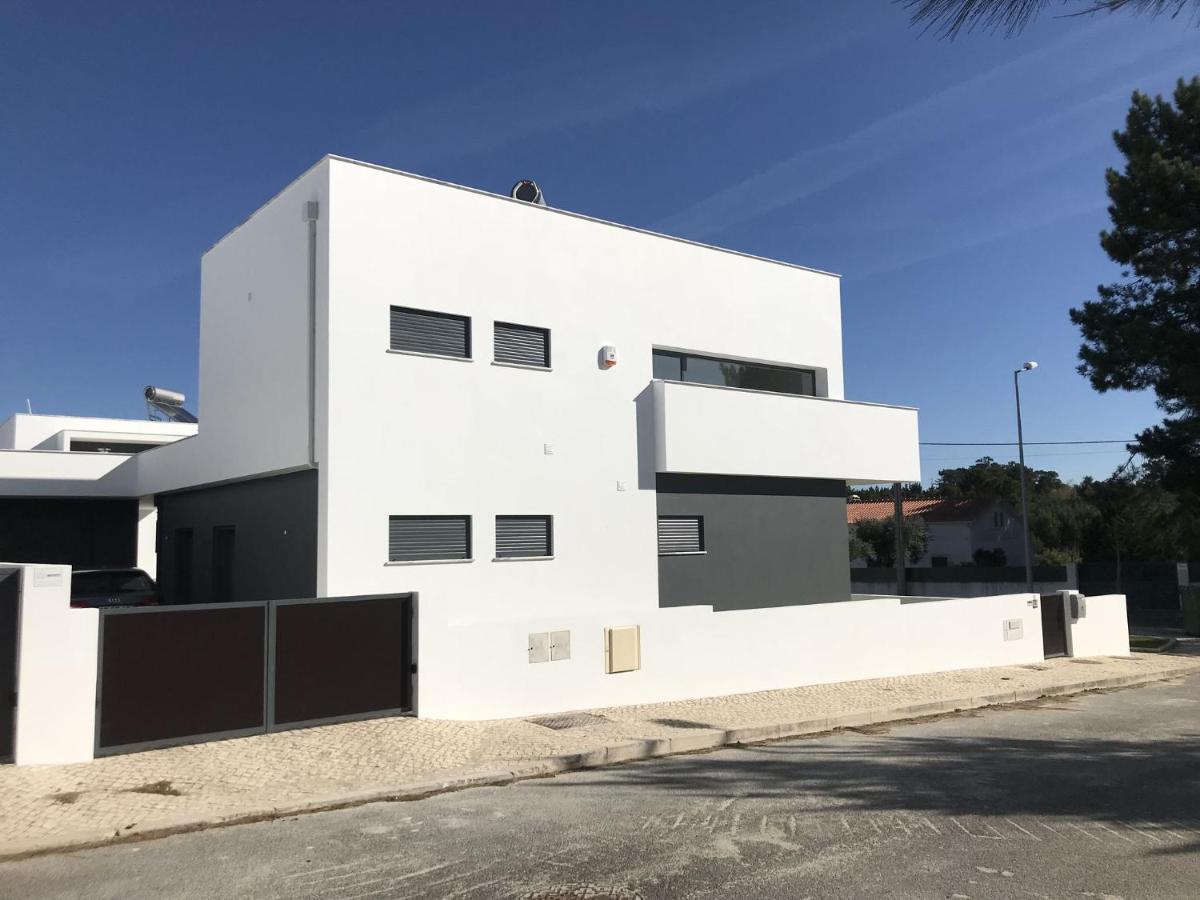 Modern Villa With Private Pool Near The Beautiful Beach Of Foz De Arelho Nadadouro Buitenkant foto