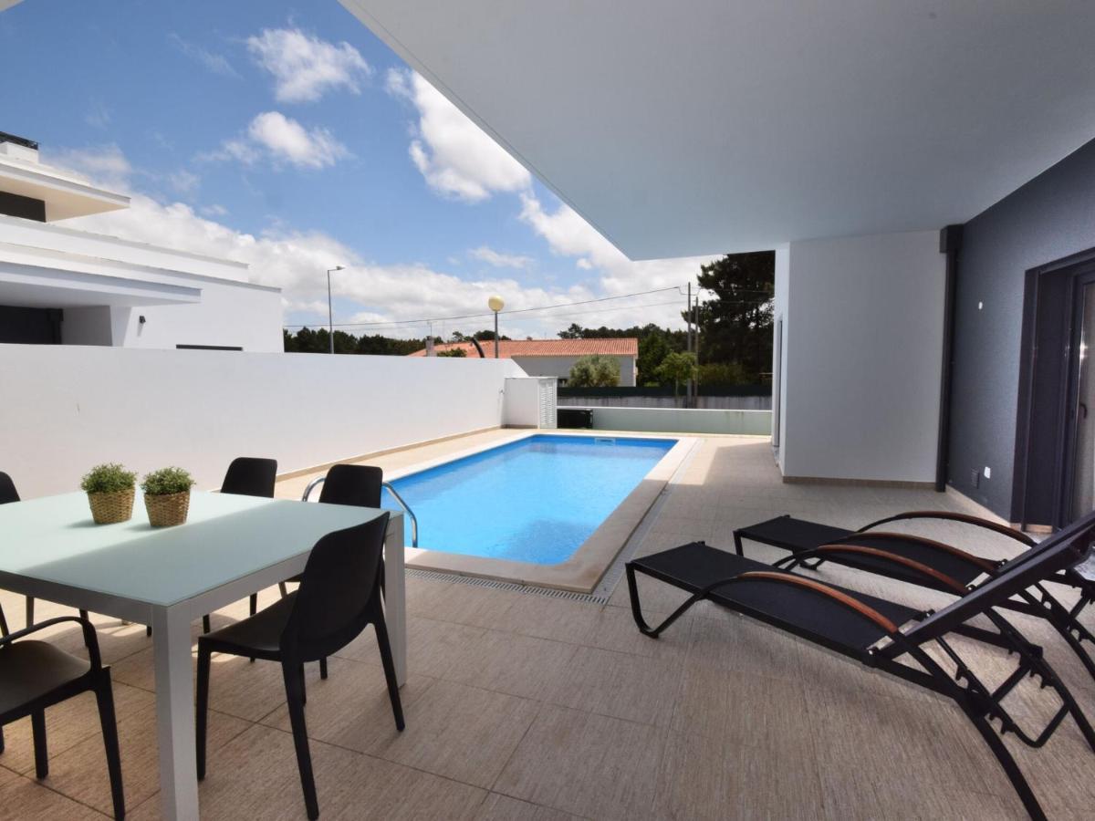 Modern Villa With Private Pool Near The Beautiful Beach Of Foz De Arelho Nadadouro Buitenkant foto