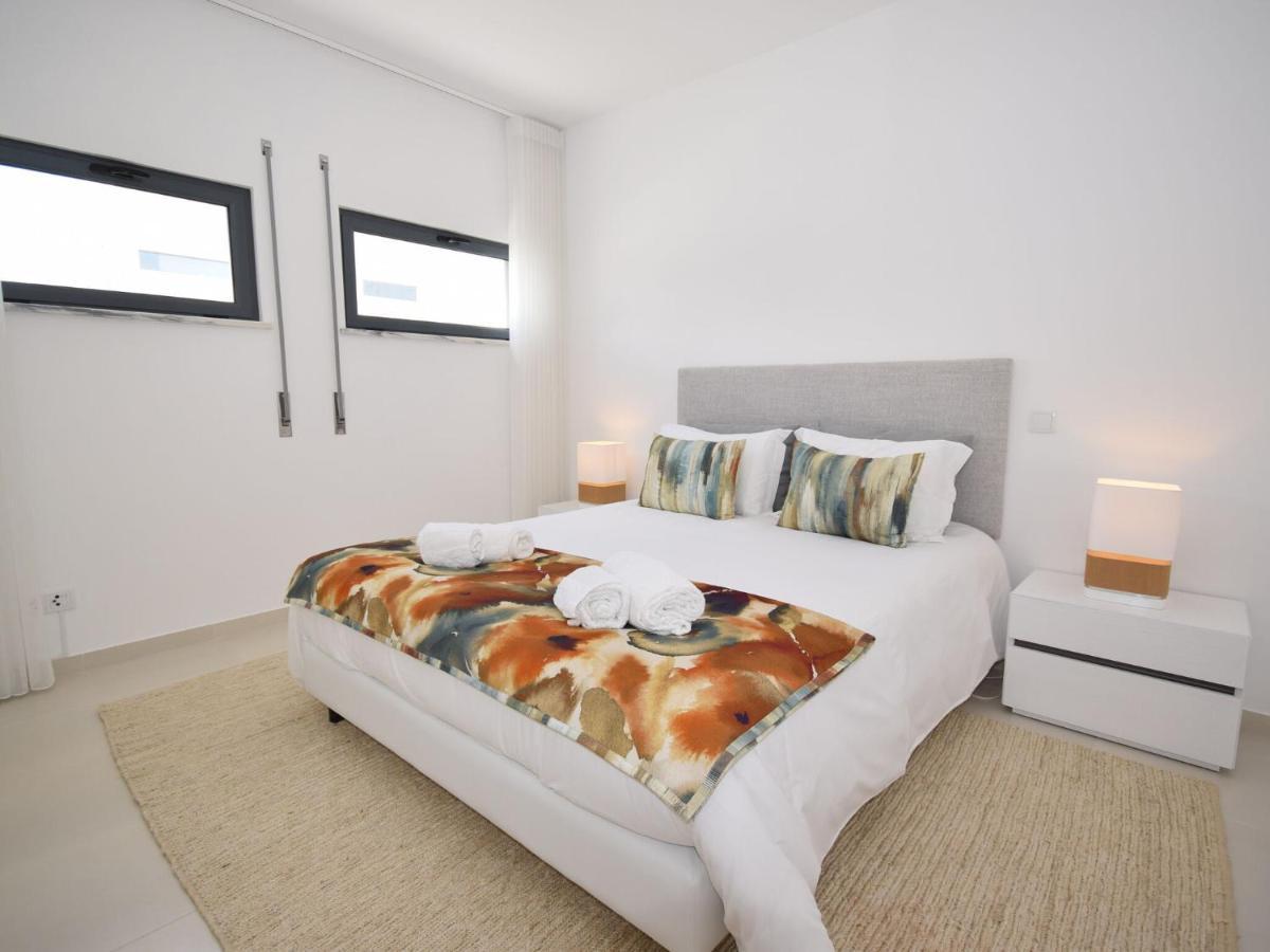 Modern Villa With Private Pool Near The Beautiful Beach Of Foz De Arelho Nadadouro Buitenkant foto
